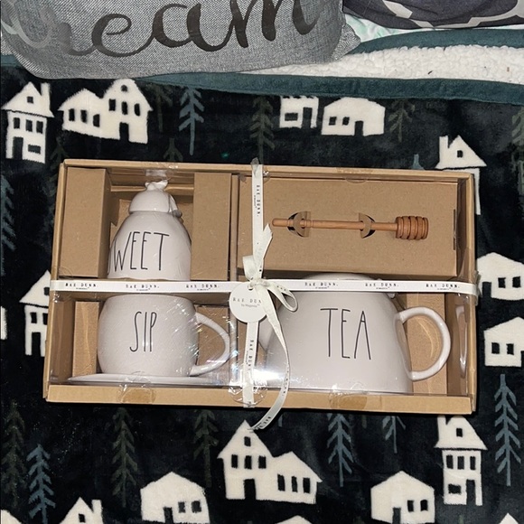 Rae Dunn Tea Set